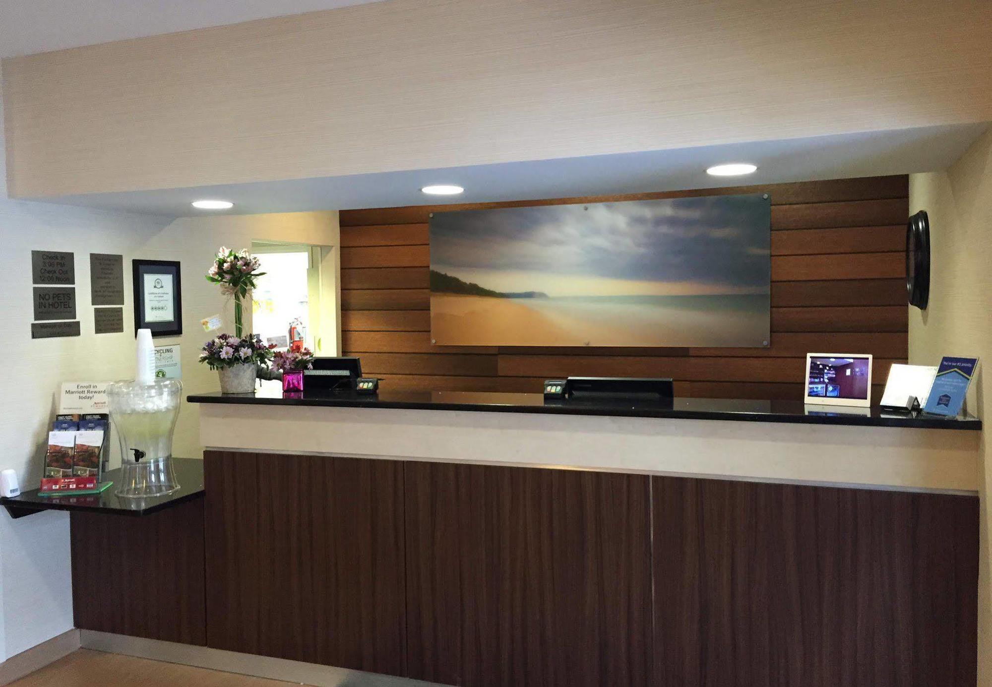 Fairfield Inn & Suites Traverse City Exterior foto